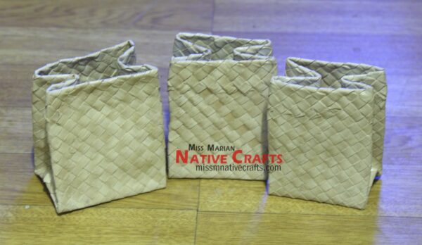 Mini Palm Leaf Flax Jewelry Pouches