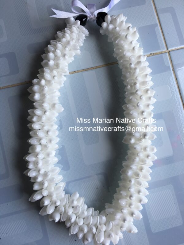 White bubble Shell leis